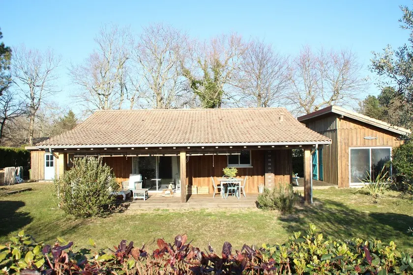 Maison bois bord de mer - Image 1