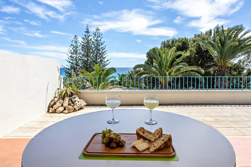 Casa vacanze \"Formosa Beach\" con vista mare, terrazze e Wi-Fi - Image 1