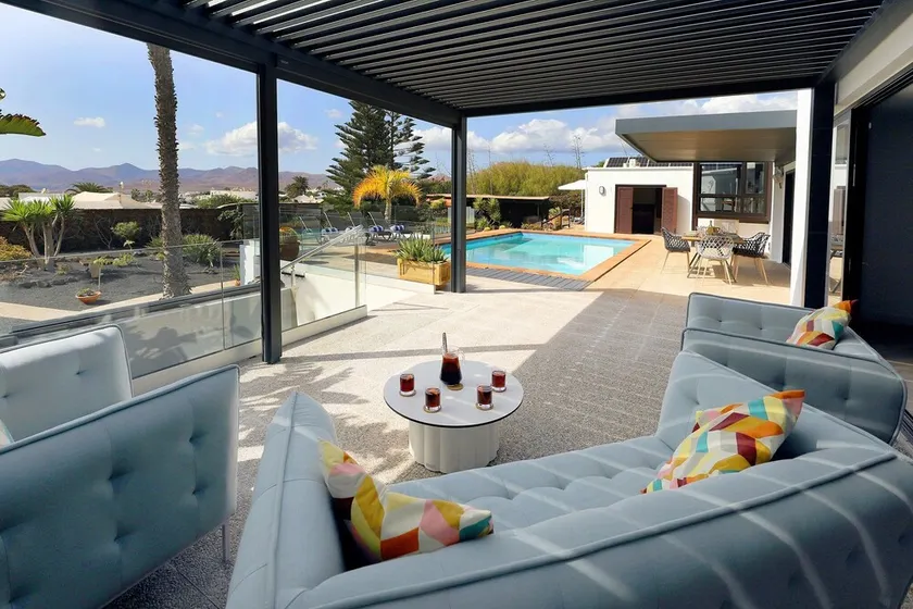 Amazing Puerto Del Carmen Villa | 4 Bedrooms | Villa Seaside | Private Pool - Image 1