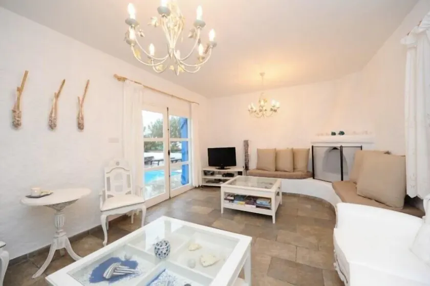 Una villa privada con vistas al mar con jacuzzi climatizado al aire libre y spa - Image 1
