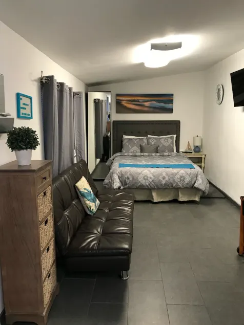 Near Hollywood Stadium/Hard Rock Hotel - FREE PARKING & WIFI - Close to beach - Image 1