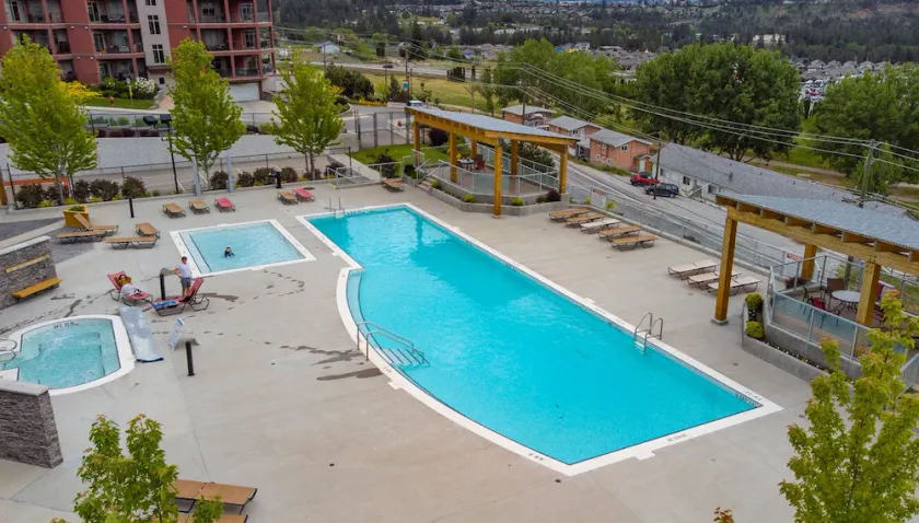 Peony Paradise – 2 Schlafzimmer, 2 Bäder – Ein Juwel in West Kelowna mit Seeblick - Image 1