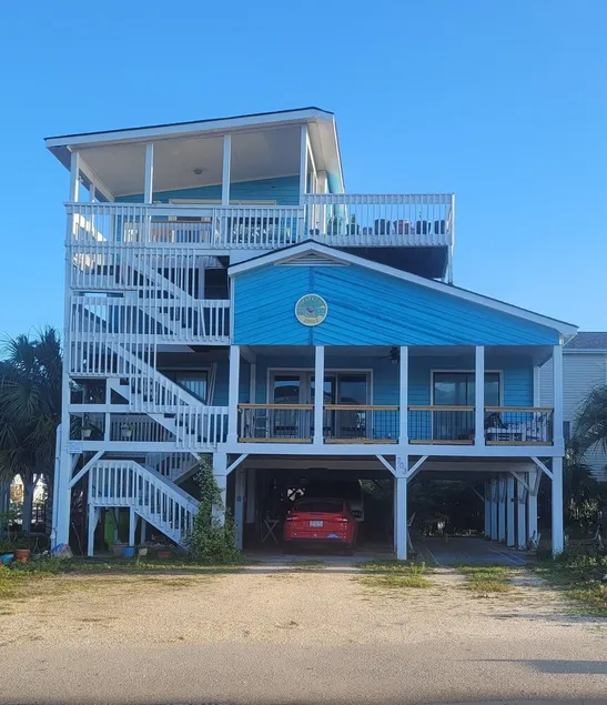 Family and Pet Friendly, steps from the beach - Image 1