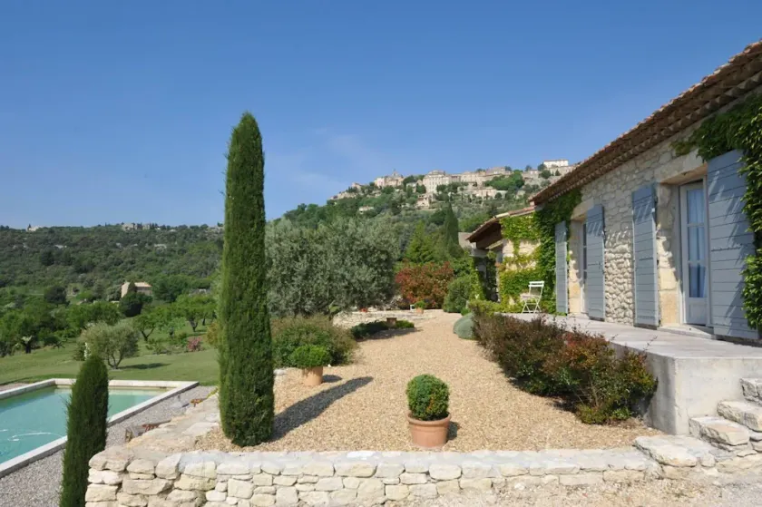 In Gordes, facing the entire Luberon Park a beautiful 5 bedrooms house - Image 1