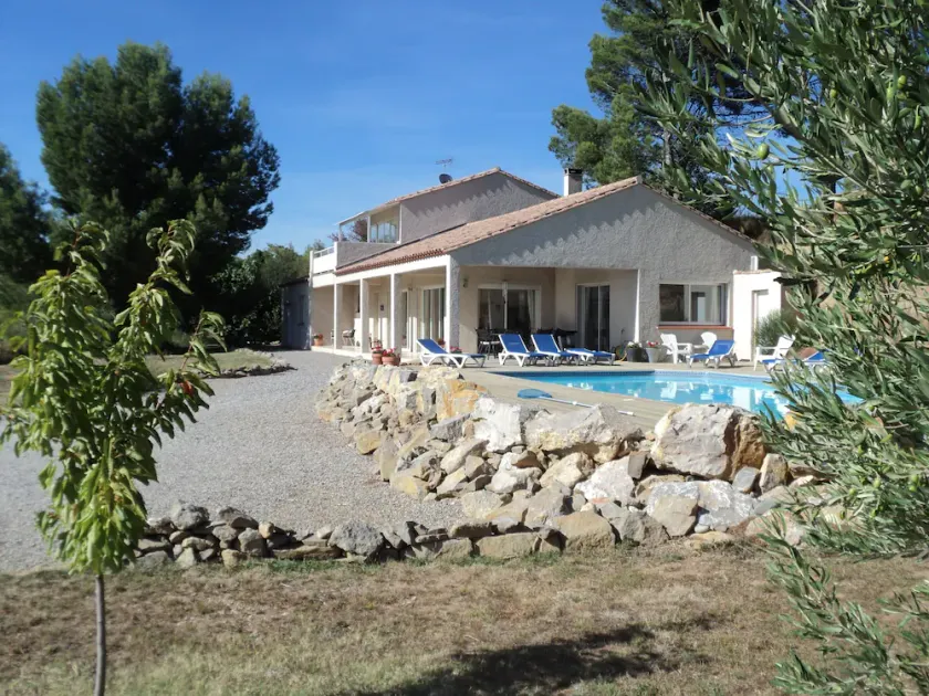 Villa de luxe exclusive avec piscine privée, climatisation complète, Wi-Fi, à côté du village - Image 1