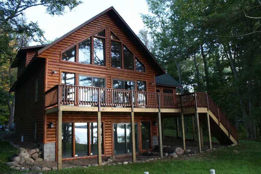 Smuk Birchwood Lakeside Cabin Get-away; Fantastisk fiskeri og fantastiske solnedgange! - Image 1