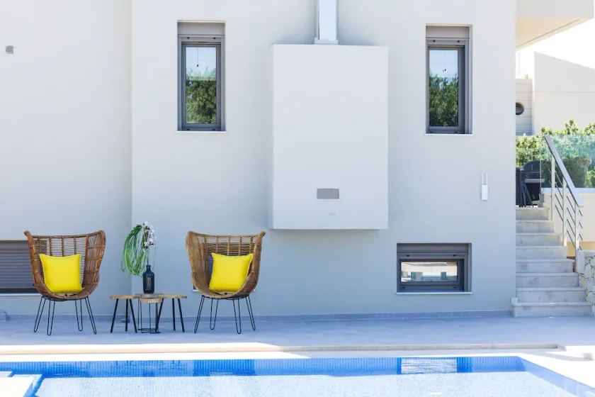 Luxury Villa With Private Heated Pool, Childrens Fenced Area, Near The Beach & The Town - Image 1