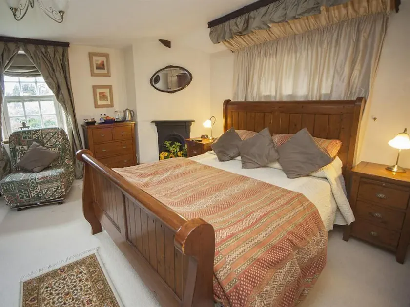 Farmhouse Ensuite Double Room - Not Dog Friendly - Image 1