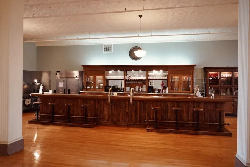 Incredible Spacious & Luxurious 6 Bed Loft w/ Gym - Image 1