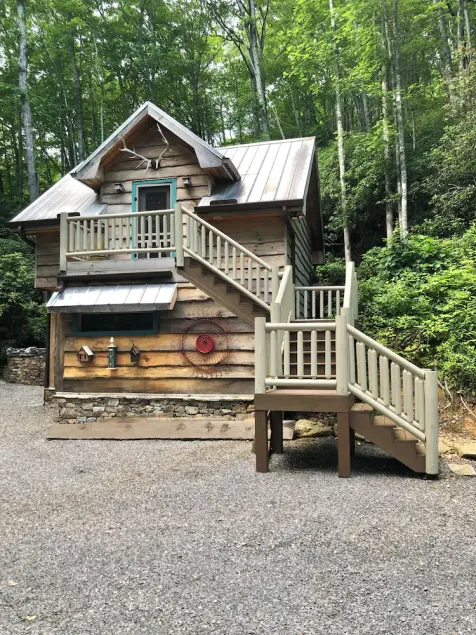 Maggie Valley Cabin in the Western North Carolina Mountains. So much to do here! - Image 1
