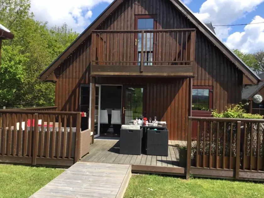 5 bedroom luxury lodge with private hot tub, unobstructed views, large gardens, barbecue area and fr - Image 1