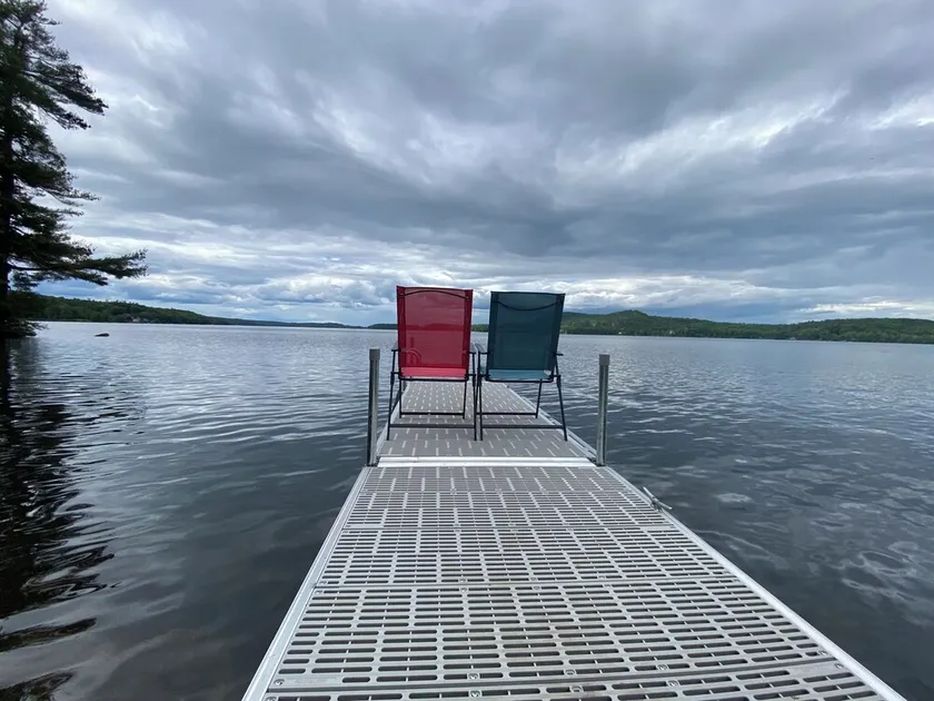 Last Minute Welcome! Waterfront 4-season house. Peaceful but central Location. - Image 1