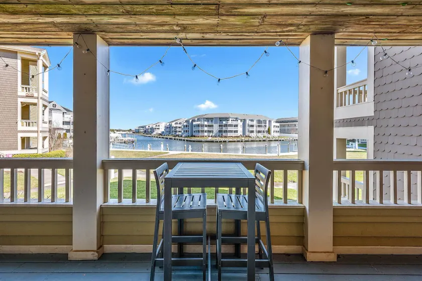 2 BR Waterfront Condo w/ pool! 1st floor, Patio, W/D, 10-min walk to the beach - Image 1