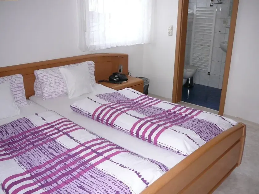First floor apartment with balcony 75sqm - Image 1