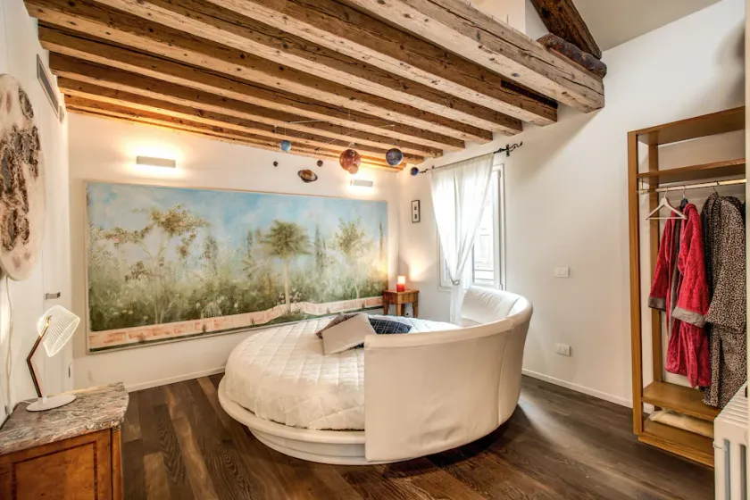 Stunning Venetian Apartment by Biennale Gardens - Image 1