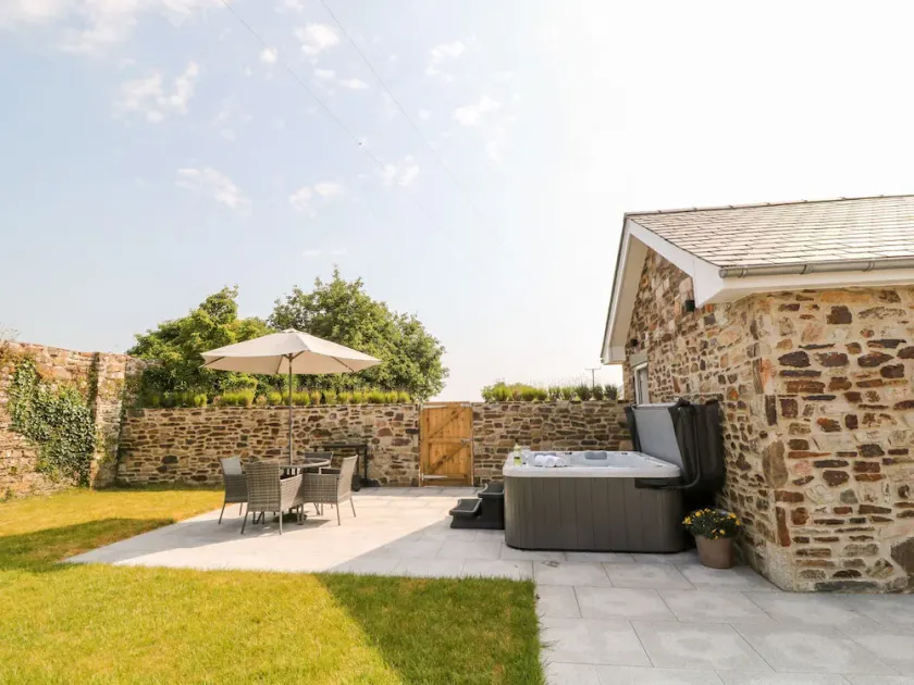 Pear Tree Cottage - Image 1