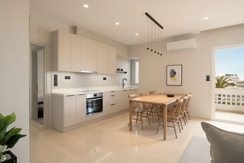 Spacious deluxe condo on the beach with stunning sea view! - Image 1