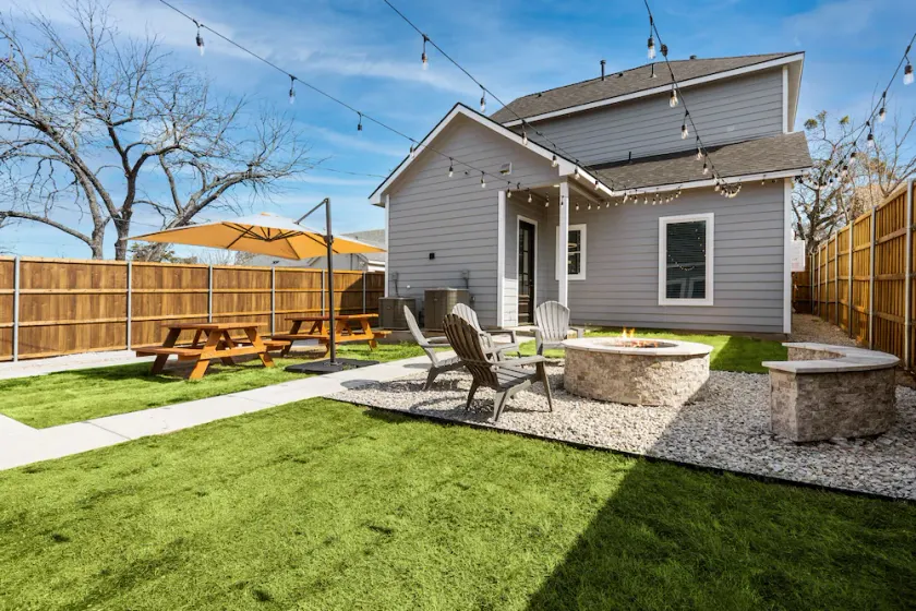 CHIC COSMO HOUSE 5 Minutes to Downtown Dallas - Image 1