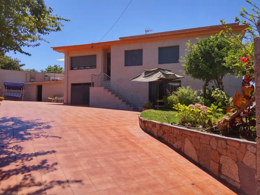 nigran house with pool and barbecue - Image 1