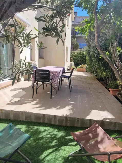 Bel appartement au bord de mer dans quartier calme - Image 1