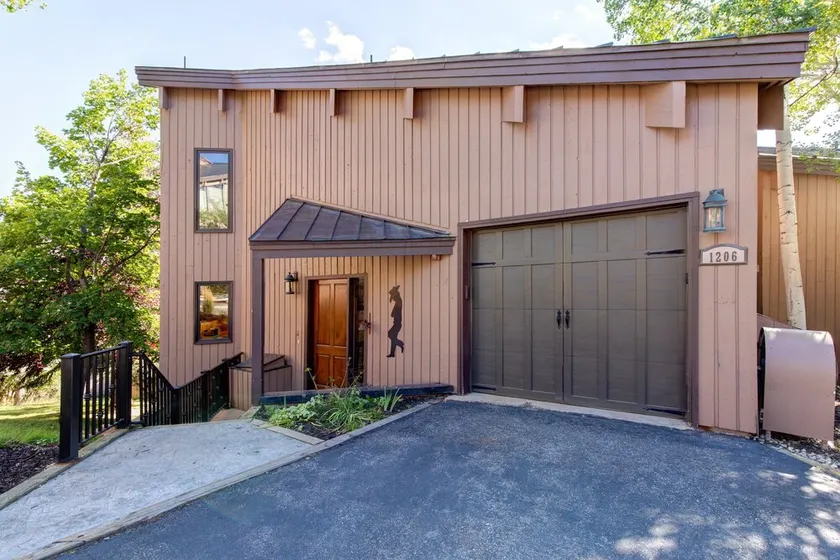Maison avec jacuzzi | Vue montagne - Image 1