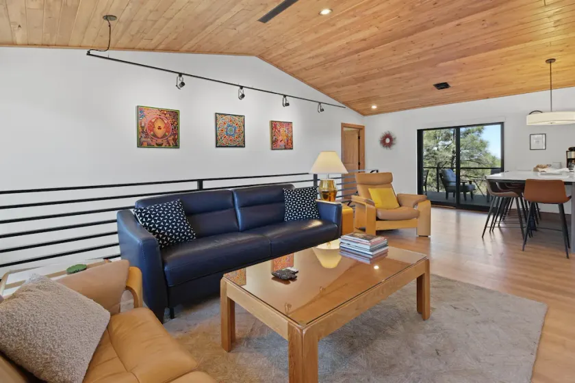 Carriage House - Image 1