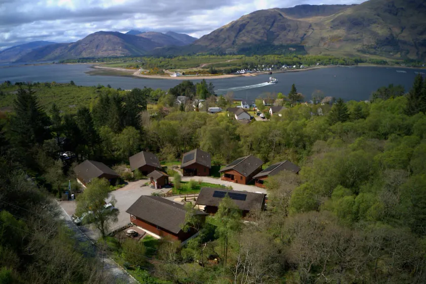 Lodge 3 - sleeps 6 guests in 3 bedrooms - Image 1