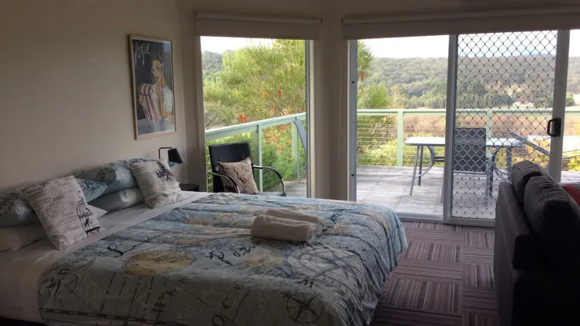 Hébergement indépendant pour couples avec vue spectaculaire sur la vallée - Image 1