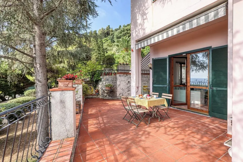 Hanbury Apt Pool And Sea - Image 1