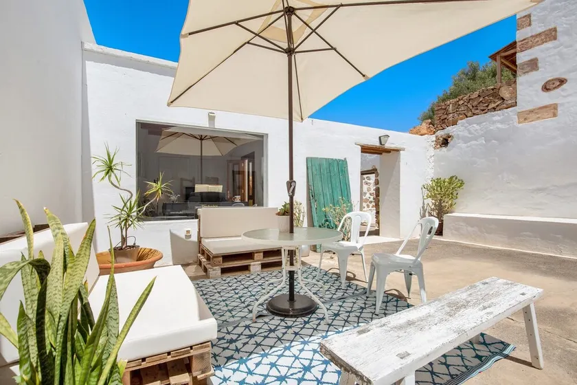 Maison de vacances 'La Casa de Petrita' avec vue sur les montagnes, jardin et Wi-Fi. - Image 1