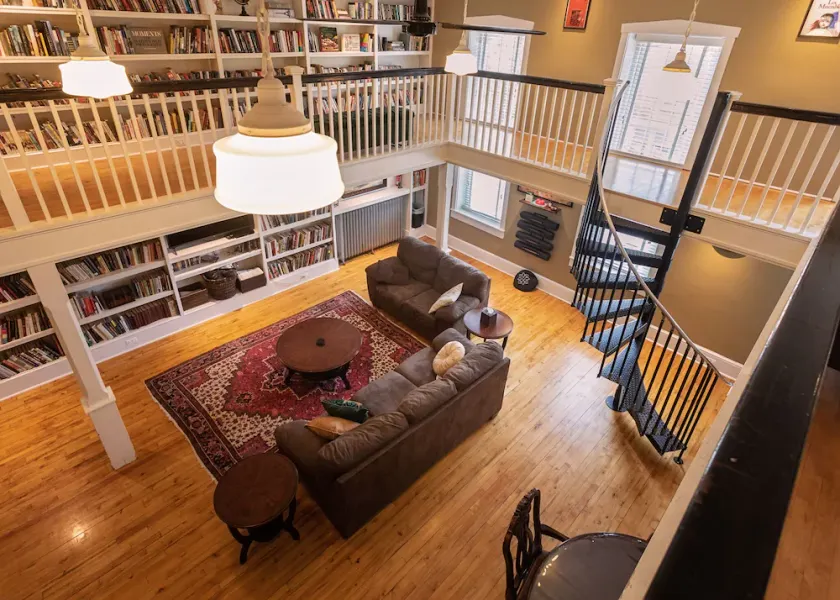 Firehouse Library Apartment - Image 1