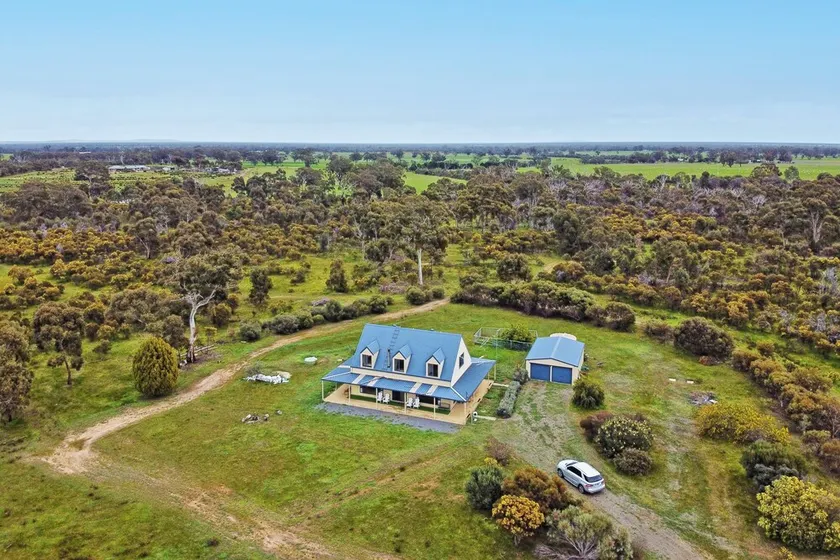 Morningside farm house with Mountian views... - Image 1