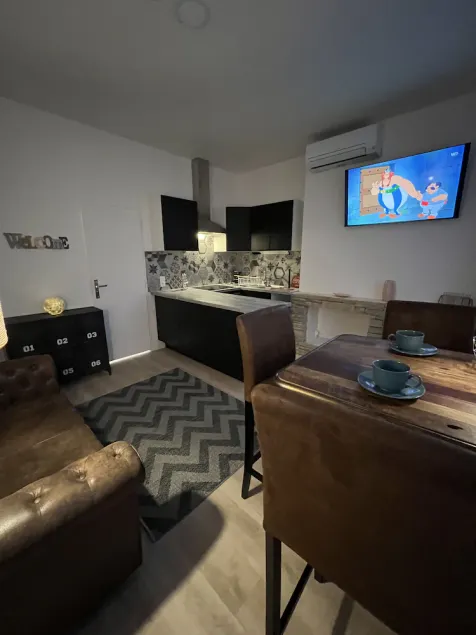 1 bedroom apartment in lesparre-mã©doc - Image 1