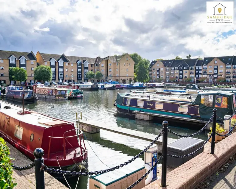 20 off Weekly Stays 5 Marina View Apt - Image 1