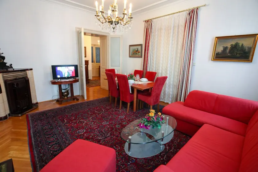Apartamento de dois quartos no centro próximo de Viena Áustria - Image 1