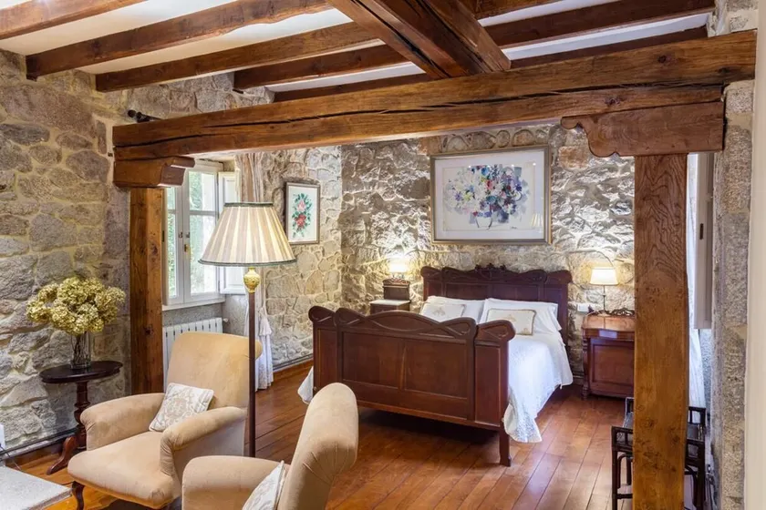 Bisavoa: special suite with furniture over 300 years old - Image 1