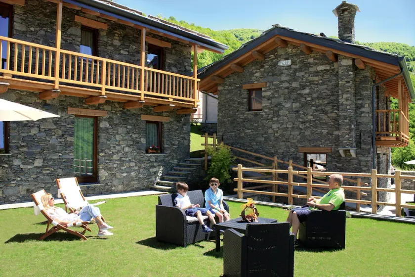 Chalets exclusiva Mongioie con vista espectacular Val Corsaglia - Cuneo. - Image 1