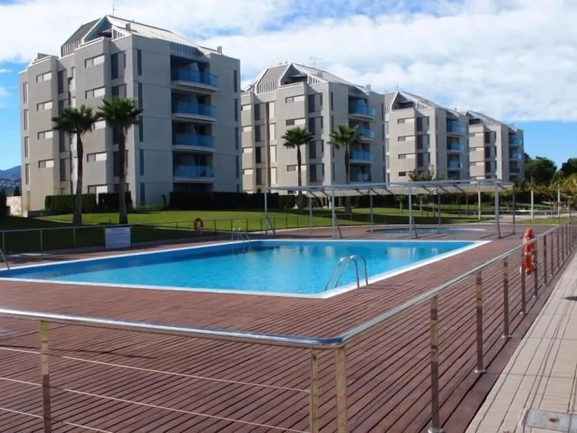 2 bedroom apartment for 5 people with pool and paddle. - Image 1