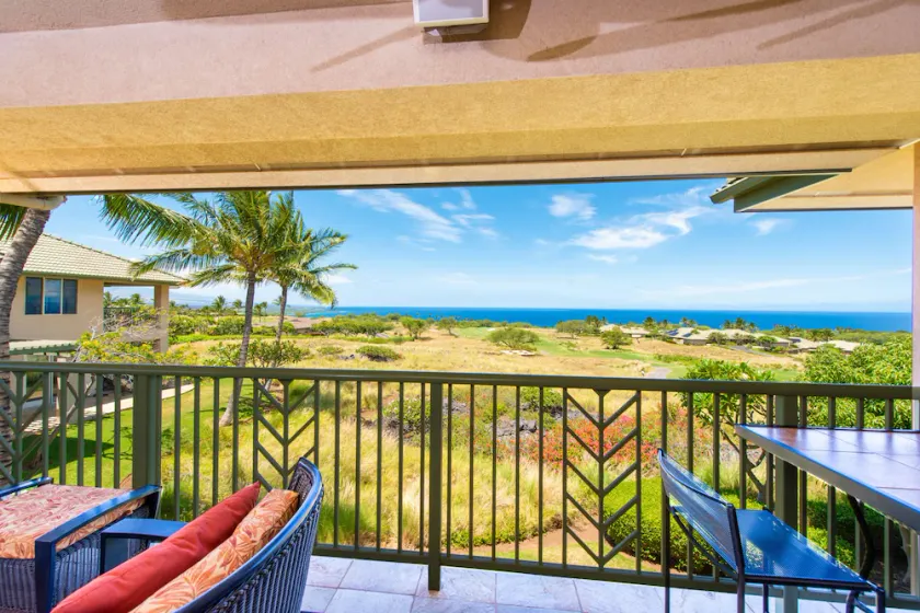 INSTREDIBLE SWEEPING OCEAN OG COASTLINE VIEWS. UNBEATABLE VALUE !! - Image 1