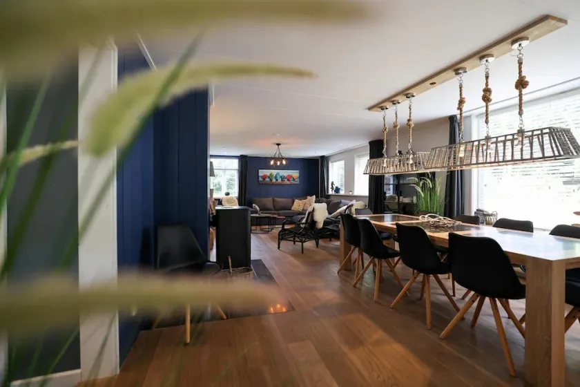 Luxurious group accommodation for 11 people, de Hofstee farm, WLAN - Image 1