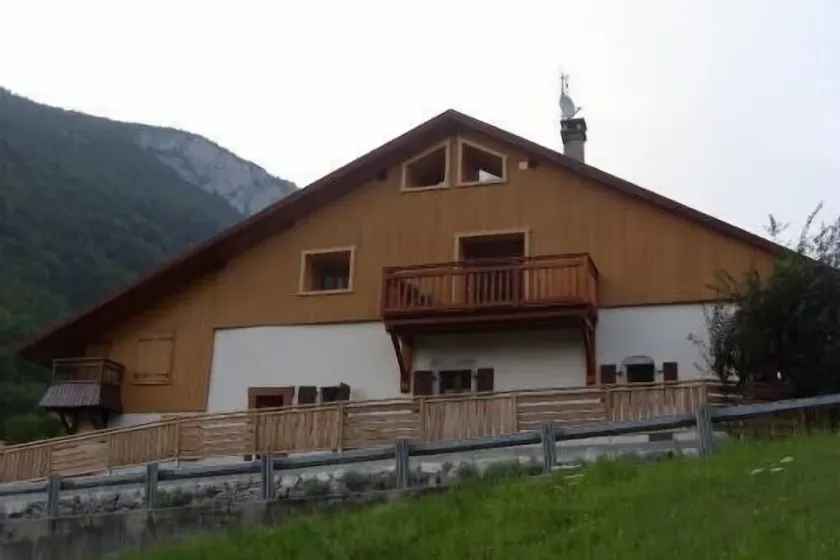 4-star apartment in Thones for 6 persons + 2 on request - Image 1