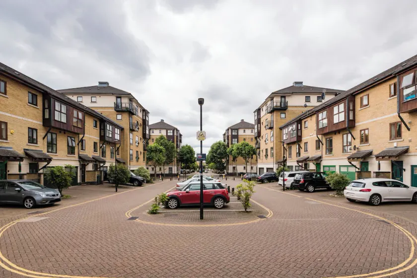 Panoramic Docklands Home - Image 1