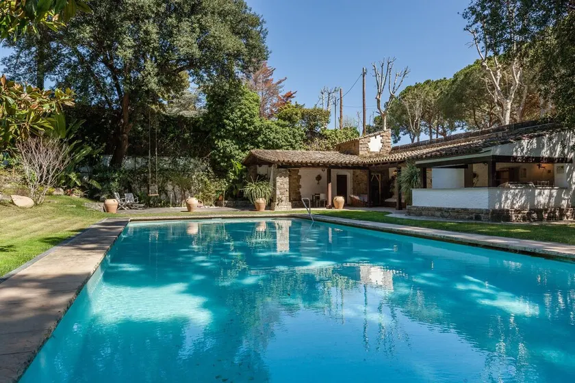 Impressionante Vila 'Casa de Campo Barcelona' com Grande Piscina, Terraço, A/C & Wi-Fi - Image 1