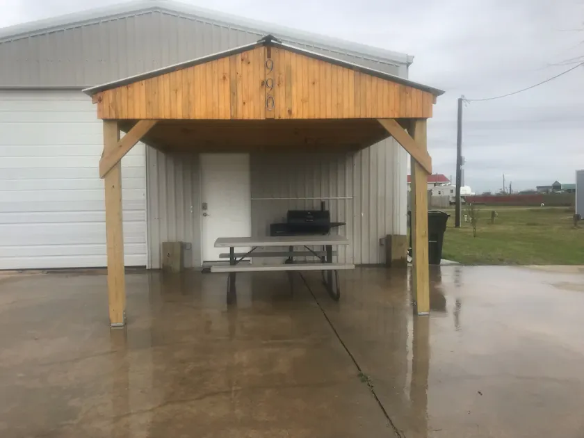 Family and pet friendly creek access with RV Hook up. - Image 1