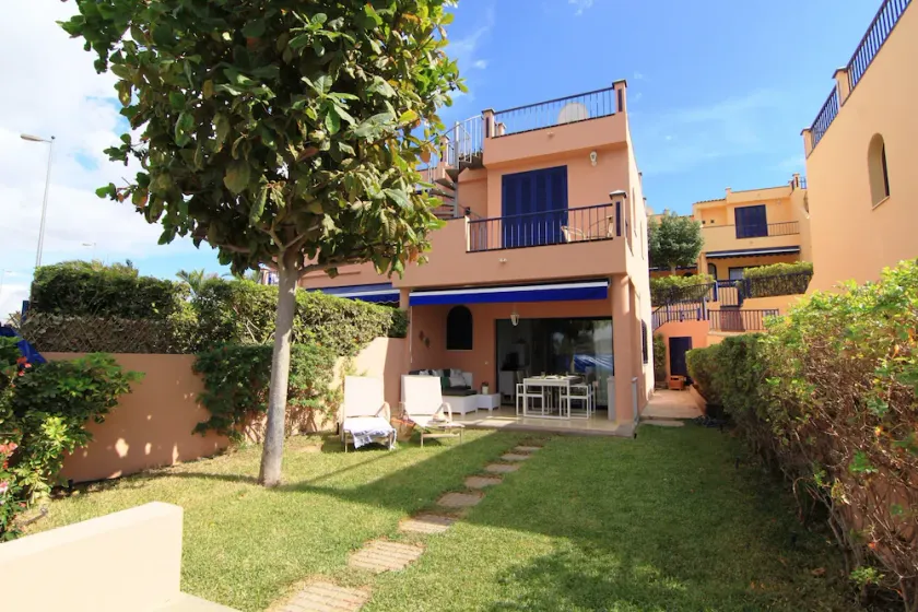 Prächtiges Haus nahe dem Strand, Meer und Golf mit Garten und Solarium - Image 1