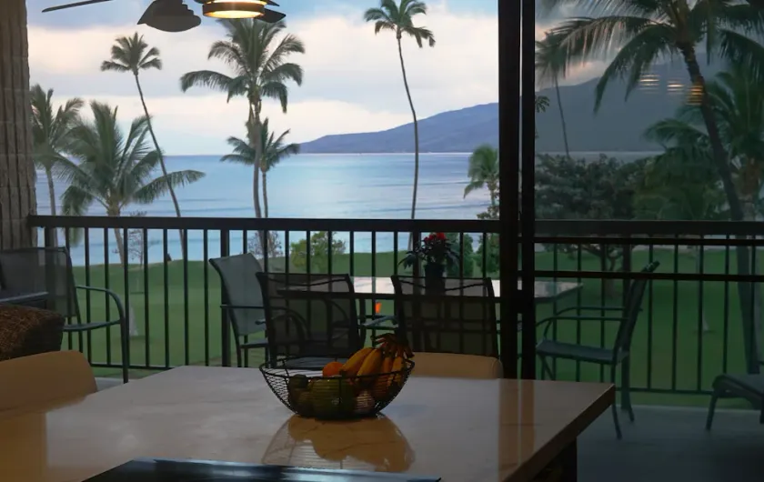 Oceanfront, Million-Dollar-View, geräumige Lanai B421 - Image 1
