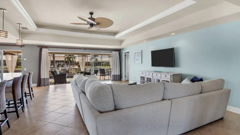🥇 Lovely 3bd waterfront villa (CH821) - Image 1