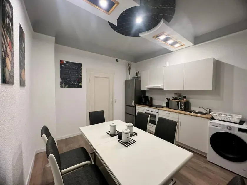 Elements Red / Newly renovated room - Image 1