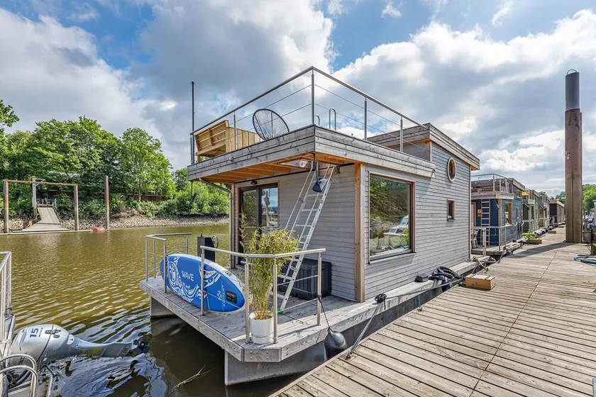 Bateau \"Hausboot Off - Ort Zum Abschalten\" avec terrasse privée et Wi-Fi - Image 1
