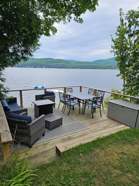 Willsboro Relaxing Waterfront Getaway - Image 1